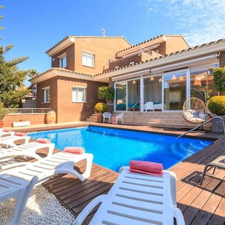 Villa Wine Experience Cambrils - Wine, Art & Games Extérieur photo