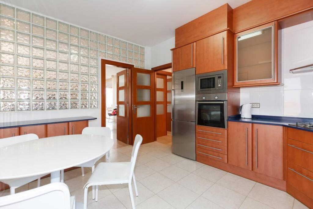 Villa Wine Experience Cambrils - Wine, Art & Games Extérieur photo