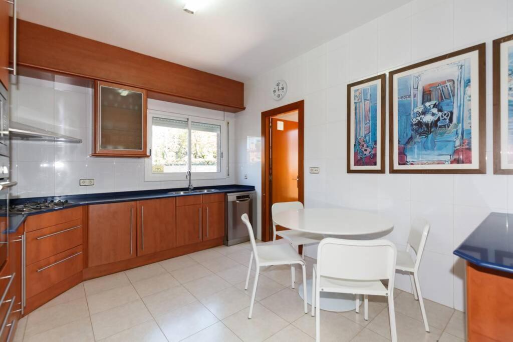 Villa Wine Experience Cambrils - Wine, Art & Games Extérieur photo