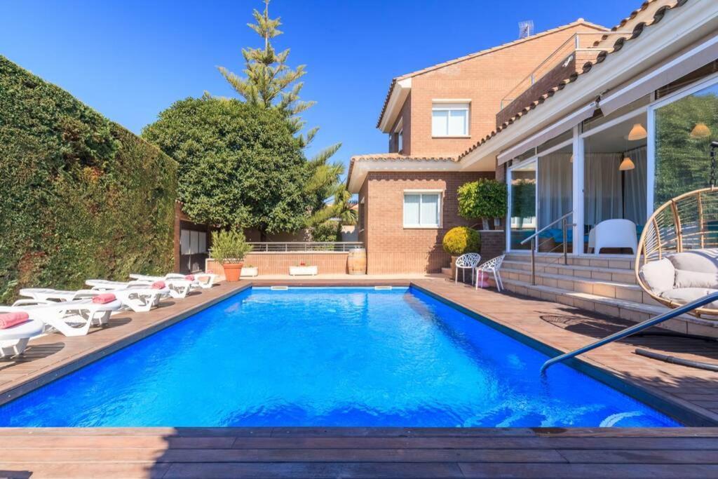 Villa Wine Experience Cambrils - Wine, Art & Games Extérieur photo