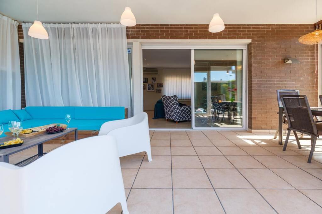 Villa Wine Experience Cambrils - Wine, Art & Games Extérieur photo