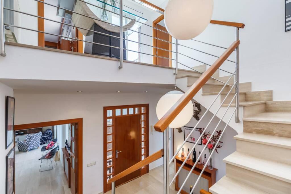 Villa Wine Experience Cambrils - Wine, Art & Games Extérieur photo
