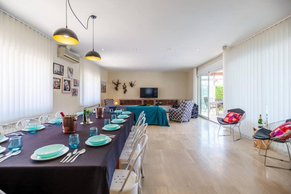 Villa Wine Experience Cambrils - Wine, Art & Games Extérieur photo