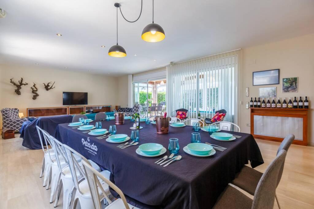 Villa Wine Experience Cambrils - Wine, Art & Games Extérieur photo